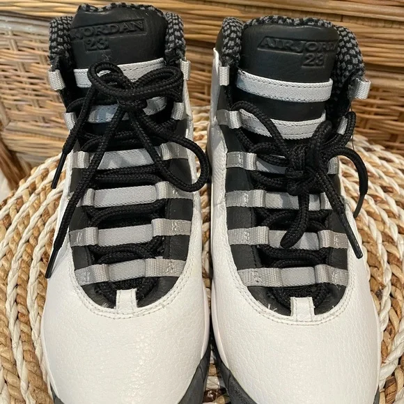 2005 retro 10 Jordan’s - Picture 4 of 8